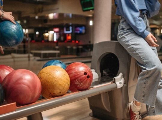 Be Your Own Boss: Start a Profitable Bowling & Ent